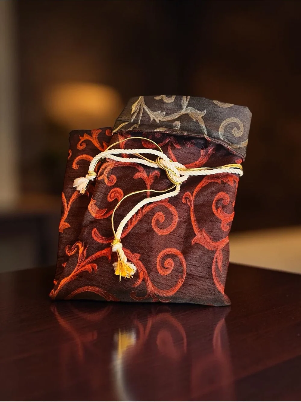 Silk-Like Brocade Wine Bottle Gift Pouch w/Embroidery & Drawstring (Like New)